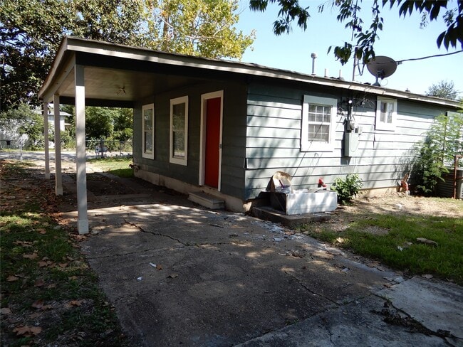 property at 1700 Woolfe St