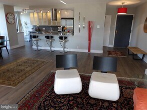 1800 Old Meadow Rd in McLean, VA - Building Photo - Building Photo