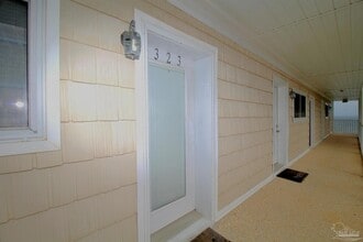 710 Scenic Hwy, Unit 323 in Pensacola, FL - Foto de edificio - Building Photo