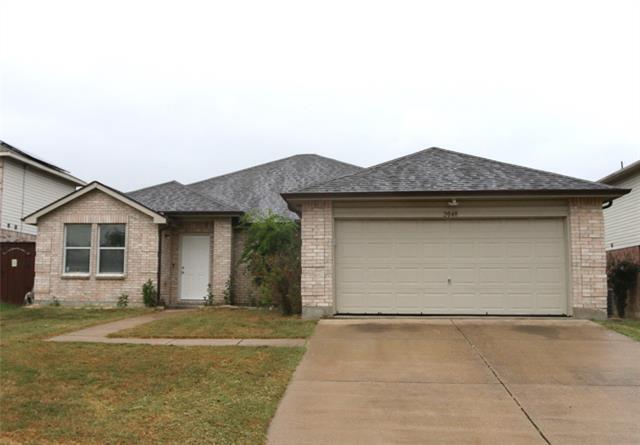 2048 Crosbyton Ln in Grand Prairie, TX - Foto de edificio