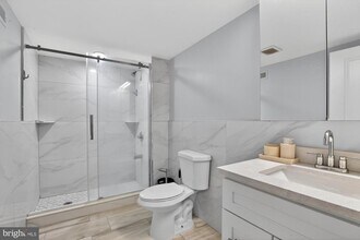 523 N 11th St in Philadelphia, PA - Building Photo - Building Photo