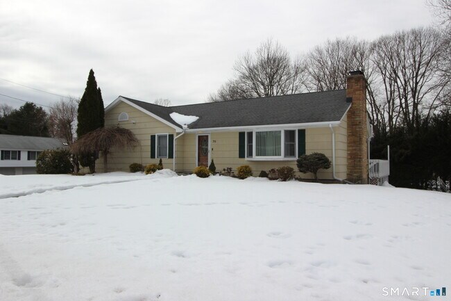 76 Elliott Rd in Trumbull, CT - Building Photo - Building Photo
