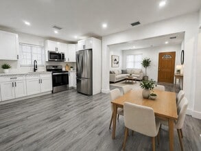 736 NW 41st St in Miami, FL - Building Photo - Building Photo