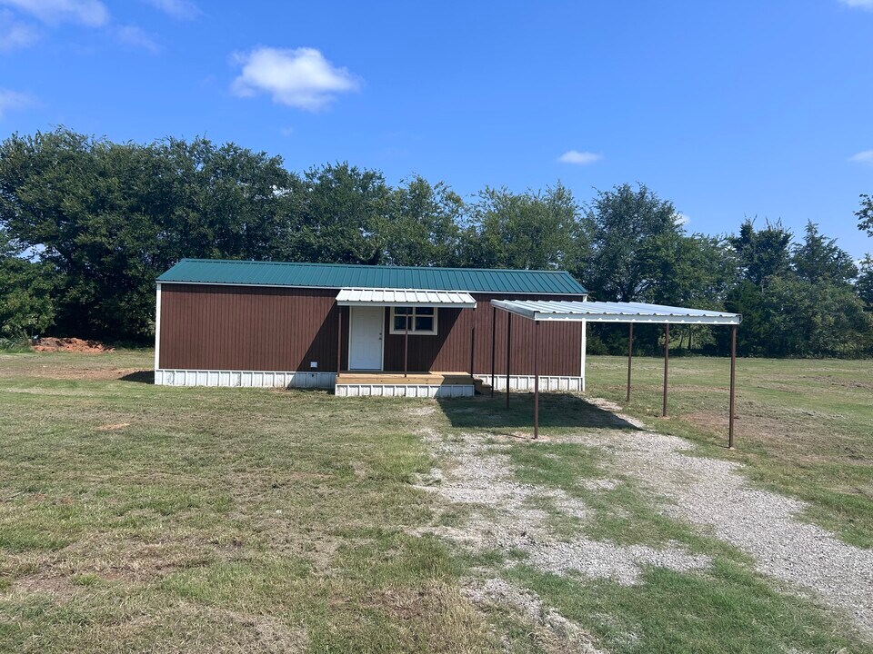 21973 State Hwy 32 in Burneyville, OK - Building Photo