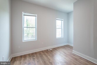5111 Willows Ave in Philadelphia, PA - Building Photo - Building Photo