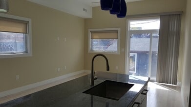 67 Oxford St in Toronto, ON - Building Photo - Building Photo