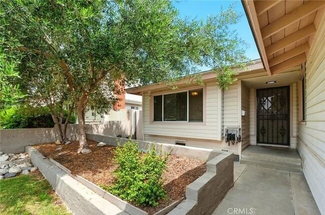 413 E Bradrick Dr in Carson, CA - Building Photo - Building Photo