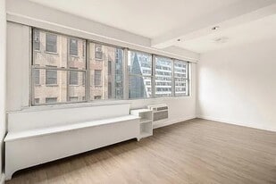 430 W 34th St. in New York, NY - Building Photo