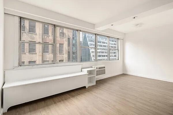 430 W 34th St. in New York, NY - Building Photo