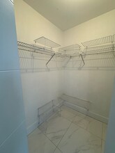 9417 Fontainebleau Blvd, Unit 9417 in Miami, FL - Building Photo - Building Photo