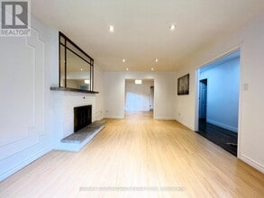 27 Fernway Crescent in Whitby, ON - Building Photo - Building Photo