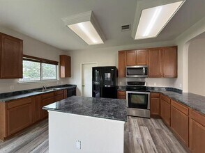 1722 E Mesa Park Dr in Round Rock, TX - Building Photo - Building Photo