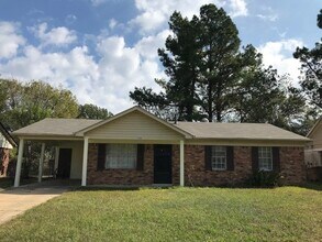 5304 Plover Dr in Memphis, TN - Building Photo - Building Photo