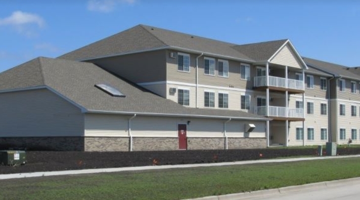 Desoto Estates in Grand Forks, ND - Building Photo