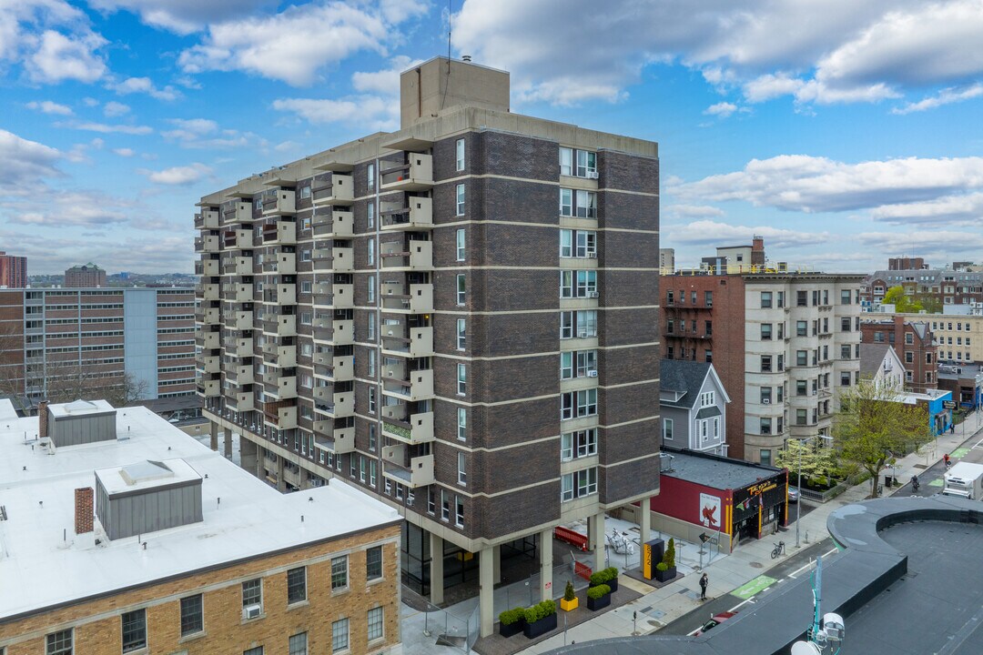 The Cambridge Tower in Cambridge, MA - Foto de edificio