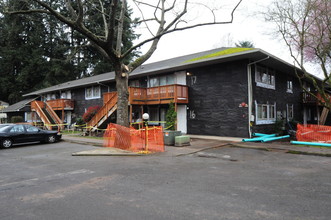 Duck Country - Wilsonville Heights Apartments in Wilsonville, OR - Building Photo - Building Photo