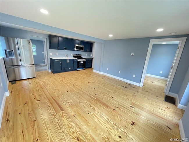 25 Smith Ave in Walden, NY - Building Photo - Building Photo
