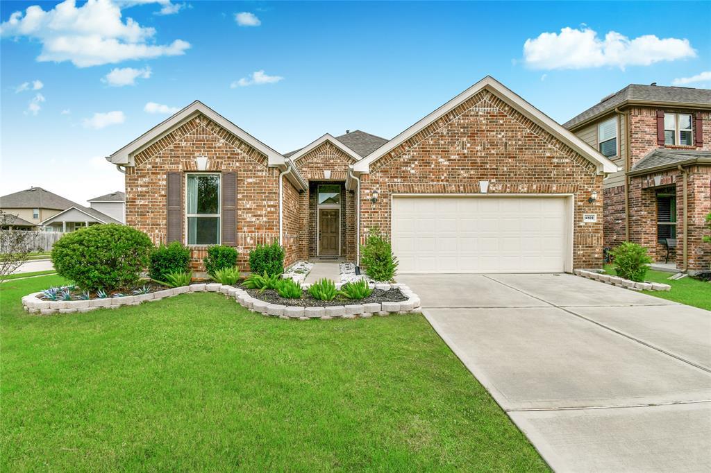 14109 Spring Birch Ln in Pearland, TX - Foto de edificio