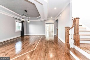 1921 N George Mason Dr in Arlington, VA - Building Photo