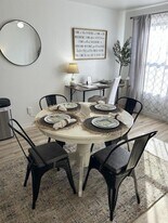 421 N 10th St in Central Point, OR - Building Photo