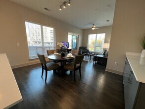 3158 Stillhouse Creek Dr in Atlanta, GA - Foto de edificio - Building Photo