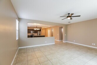 17157 W Lisbon Ln in Surprise, AZ - Building Photo - Building Photo