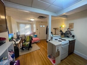 213 Highland Ave, Unit #A in Somerville, MA - Foto de edificio - Building Photo