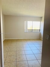 711 N Pine Island Rd in Plantation, FL - Building Photo - Building Photo