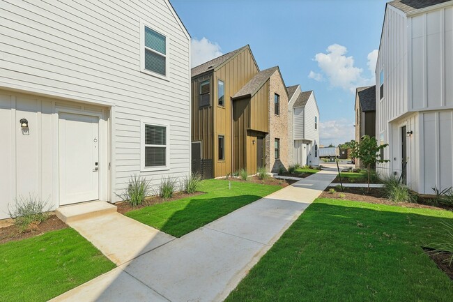 Casitas at Plum Creek in Kyle, TX - Building Photo - Building Photo