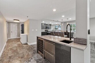 372 Golfview Rd, Unit 201 in North Palm Beach, FL - Building Photo - Building Photo