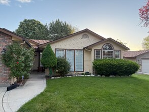 4860 Kachinas Ave in Boise, ID - Building Photo - Building Photo