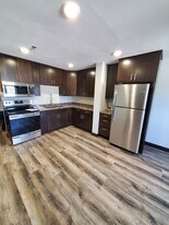 408 Lake St NE, Unit 15