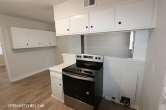 1648 Ivy Rd in Memphis, TN - Building Photo - Building Photo