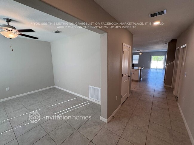 1449 Flower Dust Dr in Ruskin, FL - Foto de edificio - Building Photo