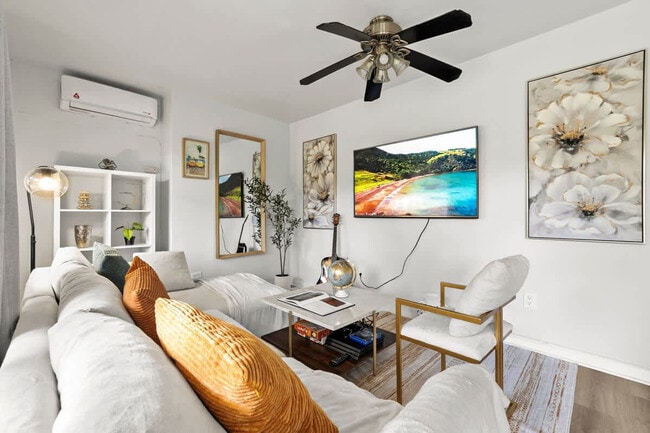 4989 Randlett Dr in La Mesa, CA - Building Photo - Building Photo