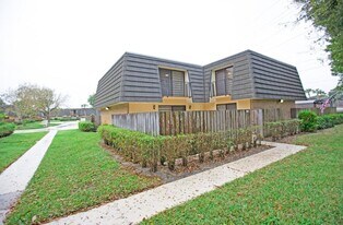 1917 19th Way in West Palm Beach, FL - Building Photo