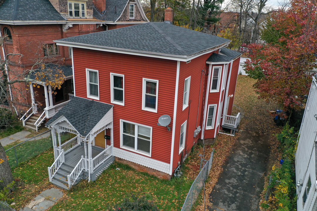 64 Ashley St in Hartford, CT - Building Photo