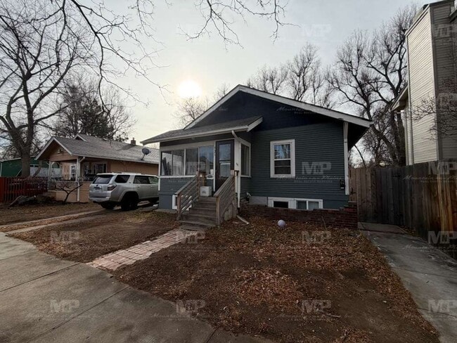 property at 521 W Myrtle St