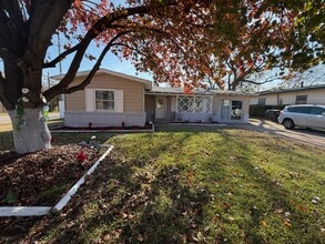 2136 Ridgeway St in Arlington, TX - Building Photo - Building Photo