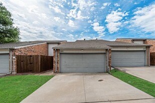 2203 Salem Dr in Carrollton, TX - Building Photo