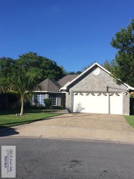2005 Toluca Dr in Brownsville, TX - Building Photo