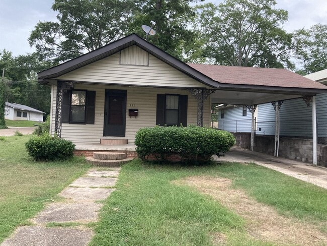 property at 922 W Cedar St