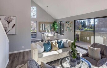 1157 Shoreline Dr in San Mateo, CA - Foto de edificio - Building Photo