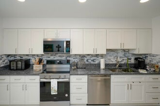 1000 Bay Dr in Niceville, FL - Building Photo - Building Photo