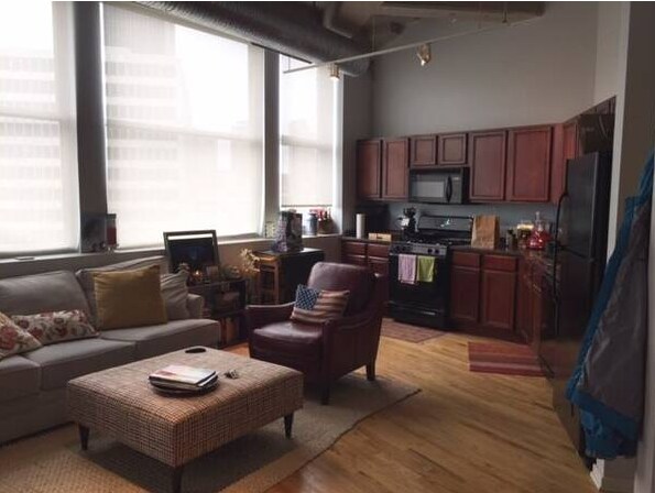 2107 Grand Blvd, Unit Western Auto Lofts in Kansas City, MO - Building Photo