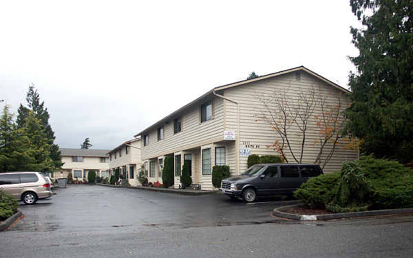 1111 90th St SW in Everett, WA - Foto de edificio