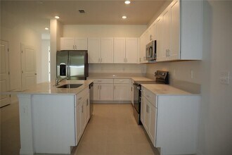 3346 Lapis Lk Dr in Zephyrhills, FL - Building Photo - Building Photo