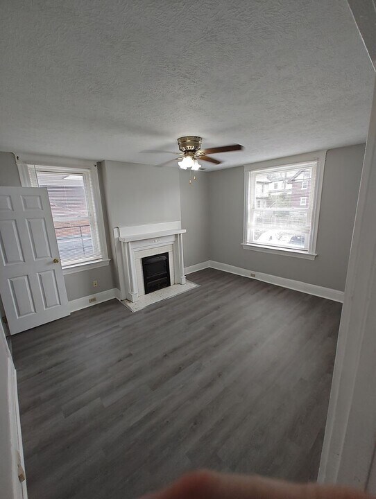 1526 Dixmont Ave, Unit 2 in Cincinnati, OH - Building Photo