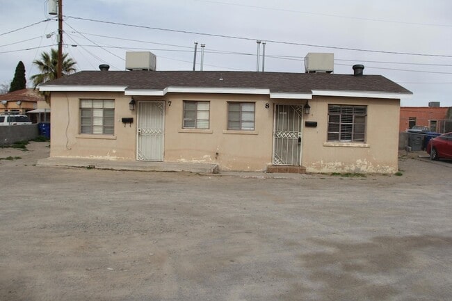 8907 Old County Dr in El Paso, TX - Building Photo - Building Photo