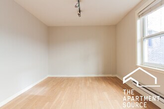 515 W Belmont Ave, Unit 46 in Chicago, IL - Building Photo - Building Photo
